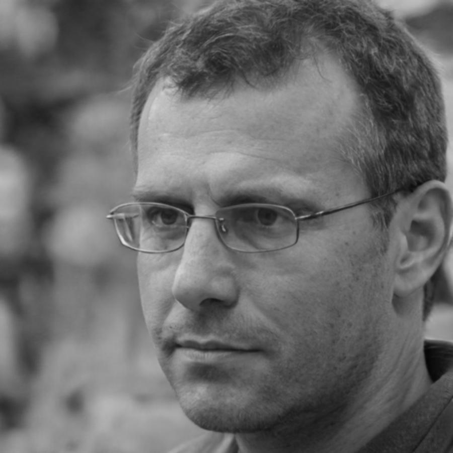 Instructor principal especializado en estrategia empresarial